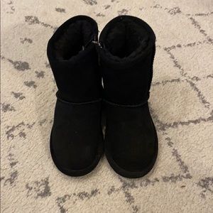 Bearpaw toddler boots size 9